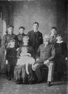 story-Alberton-Kerr-Taylor-family-Picture-courtesy-Alberton-House.jpg