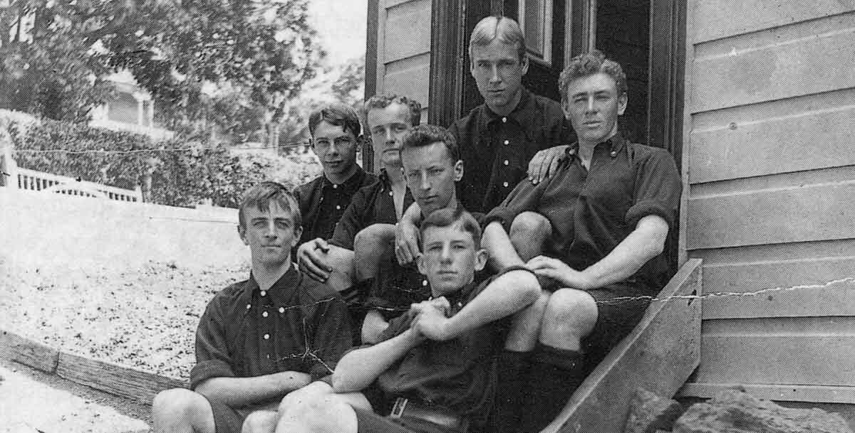 Ron McLean and Keith Hunter were killed in the same battle in France in 1916